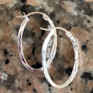 NEW Sterling Silver Oval Hoop Earrings.